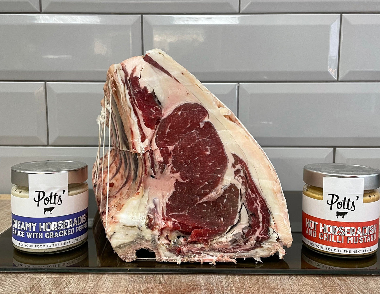 The King of all roasts! Dry aged for a minimum of 30 days to ensure maximum flavour and tenderness!
1 Bone will feed 2-3 people.